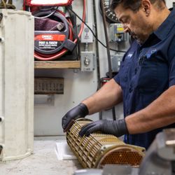 Helmut's Marine Service