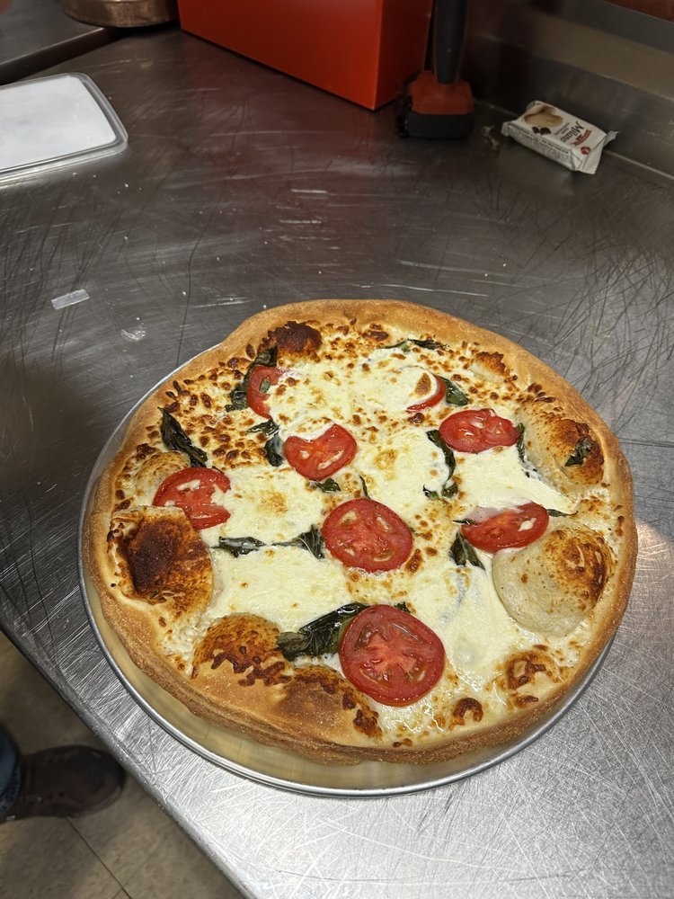 PIZZA LUNA 50 Photos & 57 Reviews 407 Baronne St, New Orleans