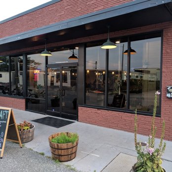 Barrel 17 - Craft Burger Bar - New American Near Me - Virginia Beach, Virginia
