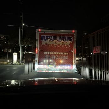 Mustang Moving - Mustang moving crew taking care of business! - Movers Near Me - Farmers Branch, Texas Mustang Moving - Mustang moving crew taking care of business! - Movers Near Me - Farmers Branch, Texas
