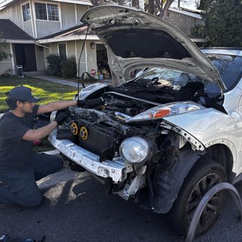 Expert Mobile Mechanics - Luis working hard! - Auto Repair Near Me Expert Mobile Mechanics - Luis working hard! - Auto Repair Near Me