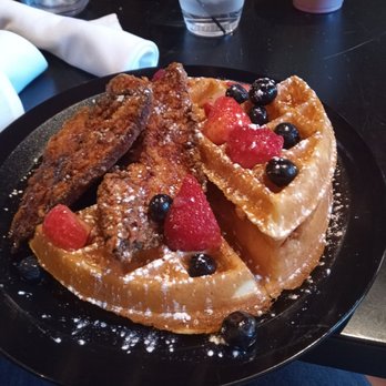 ApacheXLR - Chicken and waffles was the best. Chicken was delicious and the waffle was soooo good. - Bars Near Me - Atlanta, Georgia