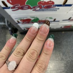 there's are "almond" nails. lady had no idea what she was doing.