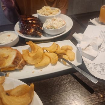 Dee Jay's BBQ Ribs & Grille - Collier - Barbeque Near Me - Bridgeville, Pennsylvania