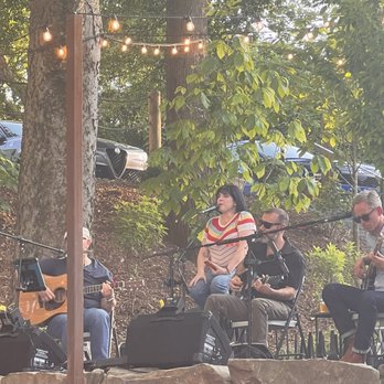Monday Night Brewing - The Grove - Live entertainment- always a nice touch - Breweries Near Me - Atlanta, Georgia Monday Night Brewing - The Grove - Live entertainment- always a nice touch - Breweries Near Me - Atlanta, Georgia