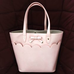 Minas Shoe Repair - The purse I had sent for some work. Amazing job done by the gentlemen who assisted! Paid $40 but worth every penny!