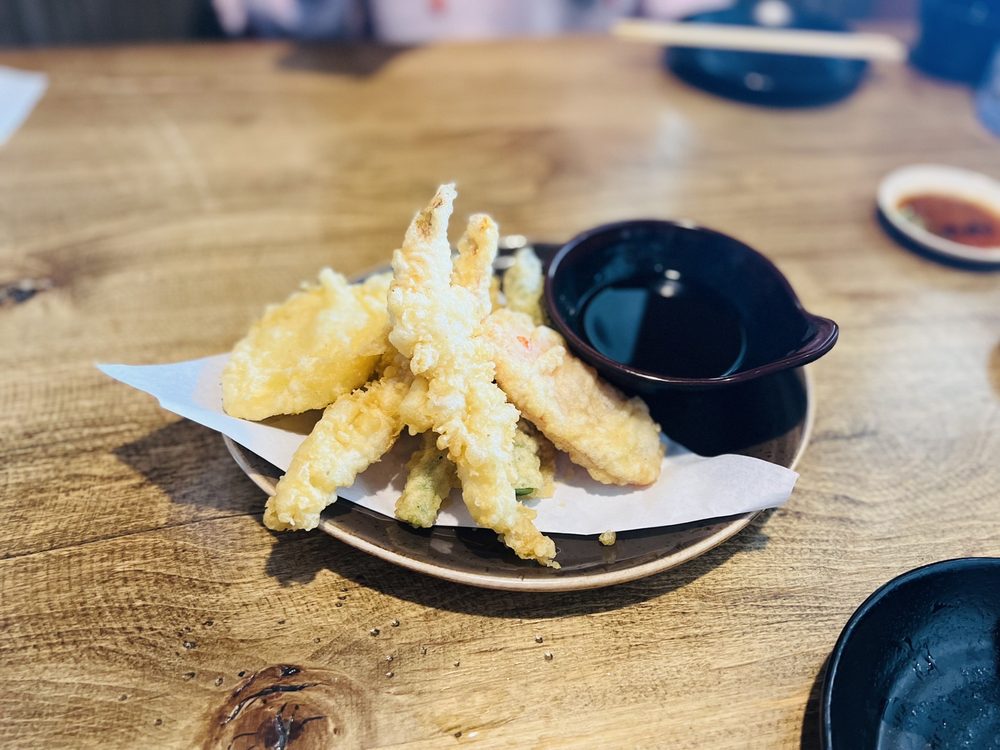 Mikuni Japanese Restaurant & Sushi Bar