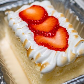 Azul - Tres Leches Cake ($6) - Mexican Near Me - Toronto, Ontario