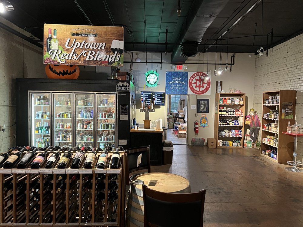 Social spots from Flynn's On Maxwell Uptown Wine And Beer