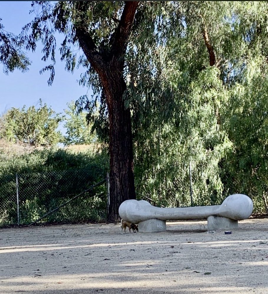 Moorpark Dog Park Logo