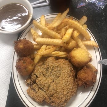 Maw Maws Cornbread Kitchen - Chicken fried steak with brown onion gravy - American Near Me - Daviston, Alabama Maw Maws Cornbread Kitchen - Chicken fried steak with brown onion gravy - American Near Me - Daviston, Alabama