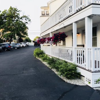 Pink Blossoms Family Resort - Hotels Near Me - Ogunquit, Maine Pink Blossoms Family Resort - Hotels Near Me - Ogunquit, Maine
