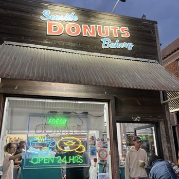 Seaside Donuts Bakery - Outside - Bakeries Near Me - Newport Beach, California Seaside Donuts Bakery - Outside - Bakeries Near Me - Newport Beach, California