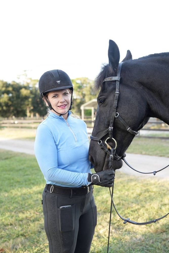 Collette Zimmer Dressage Logo
