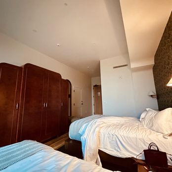 1. The Inn at Green Pastures