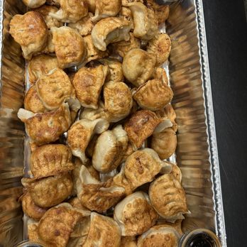 Hoy's Chinese Restaurant - Pot Sticker Party Tray - Cantonese Near Me - Bensenville, Illinois Hoy's Chinese Restaurant - Pot Sticker Party Tray - Cantonese Near Me - Bensenville, Illinois