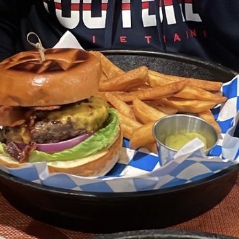 McSwiggan's - Guinness BBQ cheeseburger - Irish Pub Near Me - Weymouth, Massachusetts
