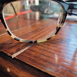 Oman Eye Care - Damage lenses