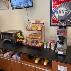 Tres Pinos Country Store - Coffee and snacks!