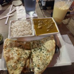 Chutes Restaurant - Chicken Korma and Garlic naan with a mango lassi.