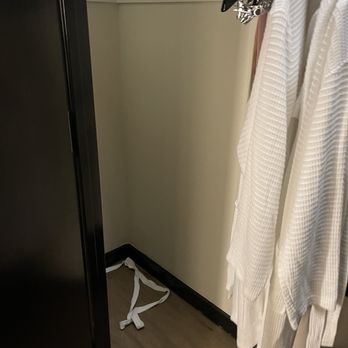 The Moran Citycentre - Closet not clean - Hotels Near Me - Houston, Texas The Moran Citycentre - Closet not clean - Hotels Near Me - Houston, Texas