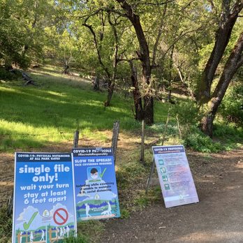Almaden Quicksilver County Park - Covid/social distancing info signs at McAbee Trailhead - Parks Near Me - San Jose, California Almaden Quicksilver County Park - Covid/social distancing info signs at McAbee Trailhead - Parks Near Me - San Jose, California