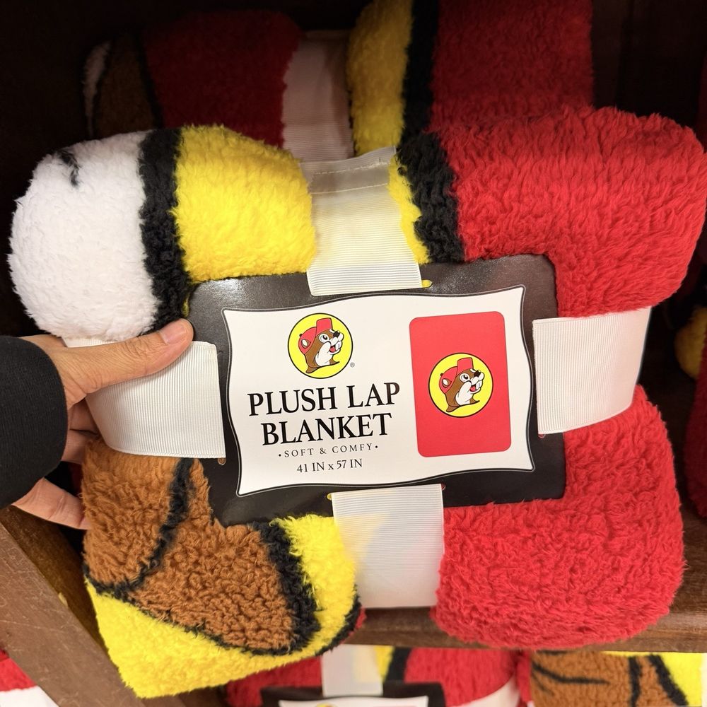Buc-ee's - Plush blanket - Gas Stations Near Me - Temple, Texas