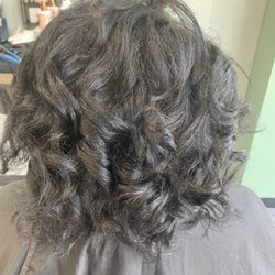 M C's Salon - Blow out and curl