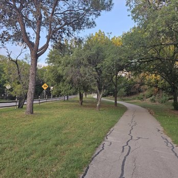 Denman Estate park - Parks Near Me - San Antonio, Texas