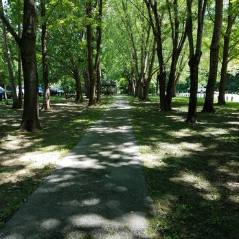 Wildcat Creek Park - central walk of the parking area - Parks Near Me - Lafayette, Indiana Wildcat Creek Park - central walk of the parking area - Parks Near Me - Lafayette, Indiana