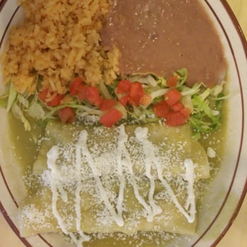 Salamandra Restaurant - Chicken Enchiladas Delicious - Mexican Near Me - Dixon, Illinois Salamandra Restaurant - Chicken Enchiladas Delicious - Mexican Near Me - Dixon, Illinois
