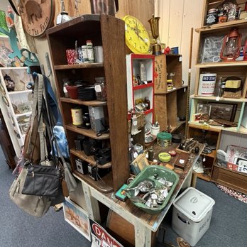 Creative Mercantile - Used, Vintage & Consignment Near Me - Reedsport, Oregon Creative Mercantile - Used, Vintage & Consignment Near Me - Reedsport, Oregon