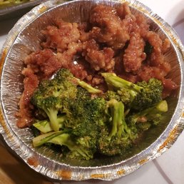 Confirmed several time only chicken no rice no vegetables just chicken. Paid 8.99 for half of what I ordered!  COMPLETE SCAM and RIP OFF!