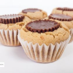 Bakin' It Cakes & Sweets - Mini Peanut Butter Cup Cookies