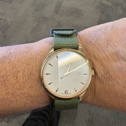 Showing correct time and date!! Nice and clean. Thanks AJR
