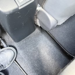 The interior of the vehicle was delivered in the same condition, completely dirty. The interior of the vehicle was delivered in the same condition, completely dirty.