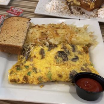 aMa Bistro - Cajun Omelet - Breakfast & Brunch Near Me - Ann Arbor, Michigan