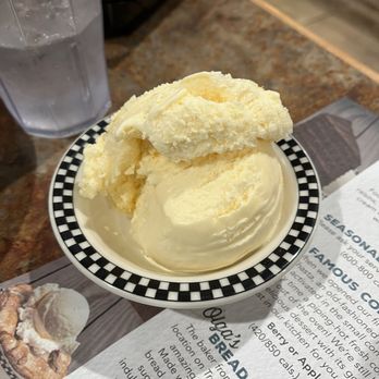 Black Bear Diner Chico - Vanilla ice cream- 1.99$ - Diners Near Me - Chico, California Black Bear Diner Chico - Vanilla ice cream- 1.99$ - Diners Near Me - Chico, California