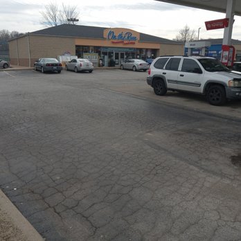 On The Run - Convenience Stores Near Me - Valley Park, Missouri