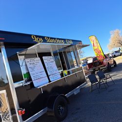 Los Sanchez Food Truck when on Lohman Ave.