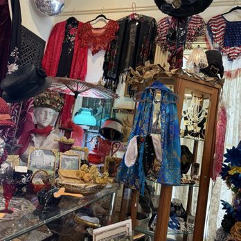 Johnson House - Used, Vintage & Consignment Near Me - San Diego, California Johnson House - Used, Vintage & Consignment Near Me - San Diego, California
