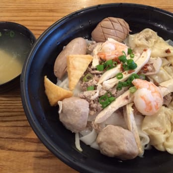Noodle 21 - #21 with wonton and soup on the side - Noodles Near Me - San Pablo, California