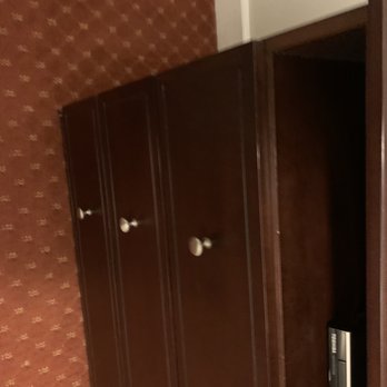 King's Creek - Old furniture chipped up - Resorts Near Me - Williamsburg, Virginia King's Creek - Old furniture chipped up - Resorts Near Me - Williamsburg, Virginia