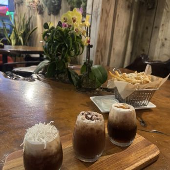 Sloopy's Beach Cafe - Coffee flutes and truffle fries - American Near Me - Manhattan Beach, California