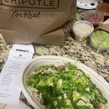 Chipotle Mexican Grill - Burrito was made as a salad. No tortilla! 11/9/22 - Fast Food Near Me - Mandeville, Louisiana
