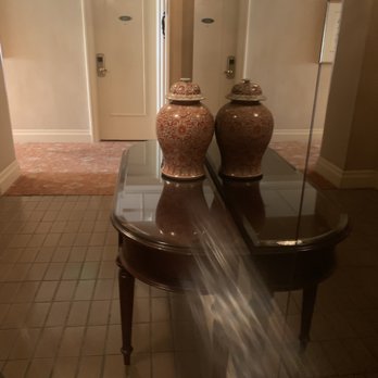 Mayflower Park Hotel - Waiting for elevator - Hotels Near Me - Seattle, Washington Mayflower Park Hotel - Waiting for elevator - Hotels Near Me - Seattle, Washington