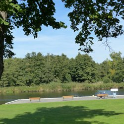Stolper Fährkrug - Blick von der Terrasse auf die Peene