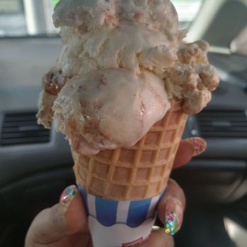 Stewart's Shops - Waffle cone vanilla and caramel swirl ice cream - Convenience Stores Near Me - Hopewell Junction, New York Stewart's Shops - Waffle cone vanilla and caramel swirl ice cream - Convenience Stores Near Me - Hopewell Junction, New York