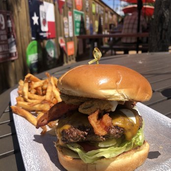 The Tipsy Oak - Jalapeño bacon burger - Gastropubs Near Me - Arlington, Texas The Tipsy Oak - Jalapeño bacon burger - Gastropubs Near Me - Arlington, Texas
