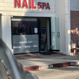 Small whole in the wall mom & pop salon